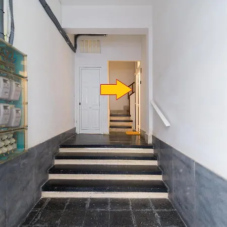 2 Mins From - Workstations - Parking - Bikes Διαμέρισμα