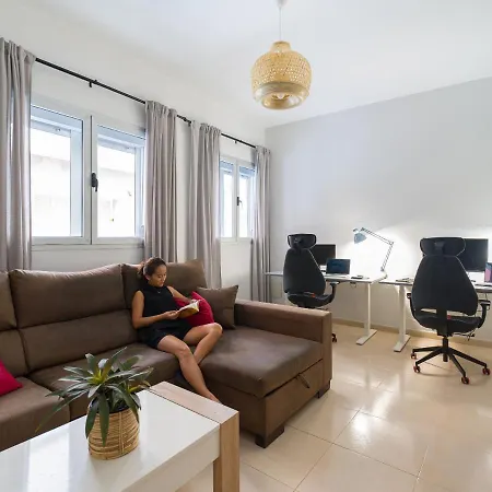 2 Mins From - Workstations - Parking - Bikes Appartamento Las Palmas de Gran Canaria