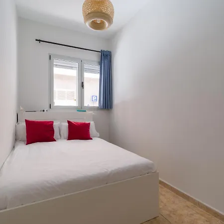 2 Mins From - Workstations - Parking - Bikes Apartamento *