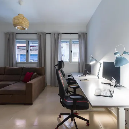 2 Mins From - Workstations - Parking - Bikes Apartment Las Palmas / Gran Canaria