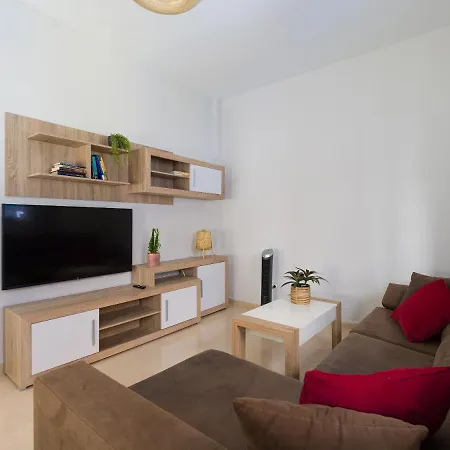 Apartamento 2 Mins From - Workstations - Parking - Bikes